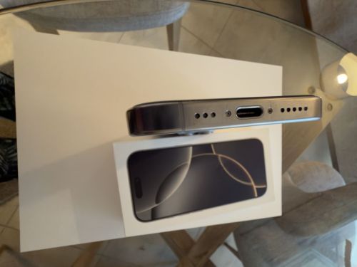 i phone 16 pro